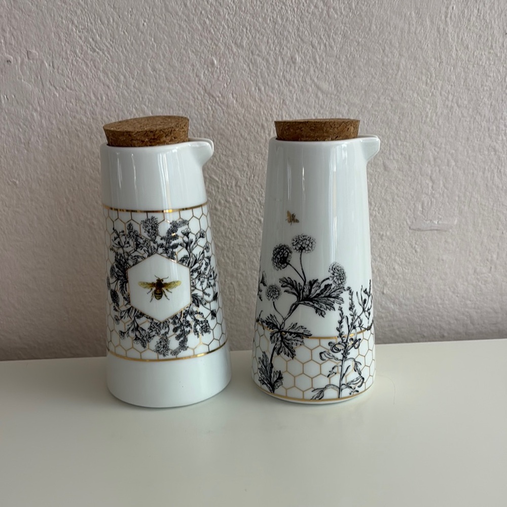 Williams Sonoma Honeycomb Ceramic Oil Containers Set of 2